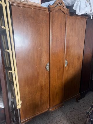Armario vintage de madera