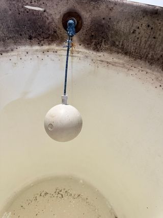 Depósito agua + bomba