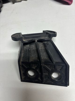 Soporte Parachoques Trasero Derecho BMW z3 (c)