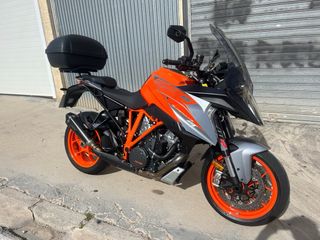 KTM 1290 Super Duke GT Touring Moto