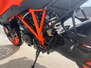 KTM 1290 Super Duke GT Touring Moto