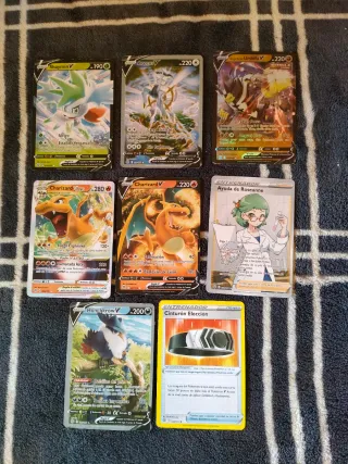Cartas Pokémon V y Entrenador