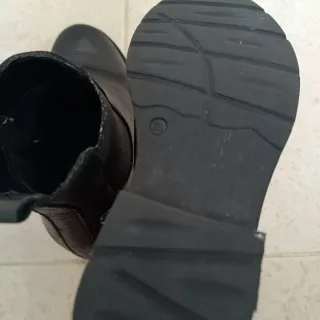 Botas pretas tamanho 29