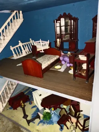 Casa de muñecas amueblada