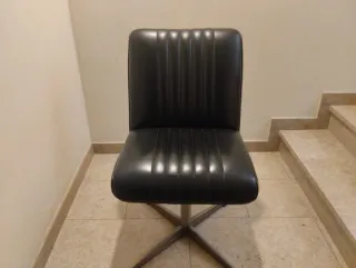 Coppia Poltrone Pelle Design Anni '70