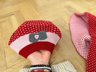 Conjunto infantil: gorro, bufanda y diadema.