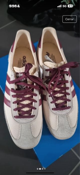 Adidas Zapatilla Beige y Rojo