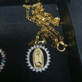2 MEDALLAS VIRGEN MILAGROSA CON CADENAS DORADAS