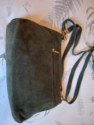 Bolso piel verde caza sin estrenar.