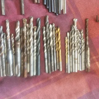 Lote de brocas y herramientas de carpintería