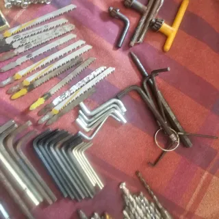 Lote de brocas y herramientas de carpintería