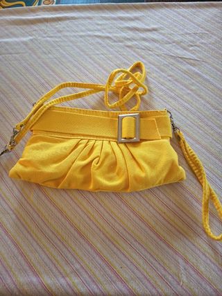 Pochette gialla con fibbia