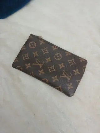 Estuche Louis Vuitton Monogram Marrón Dorado