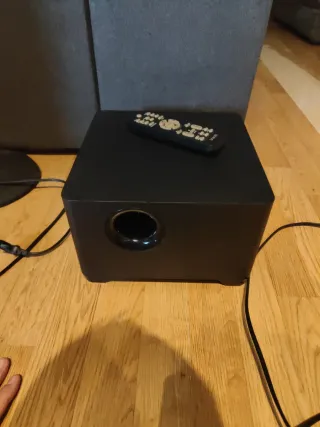 Barra de sonido negra 5.1 con subwoofer inalámbric