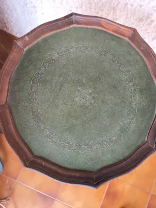 Mesa auxiliar antigua madera.