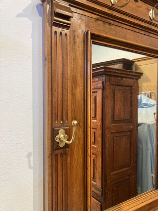 Perchero de nogal restaurado