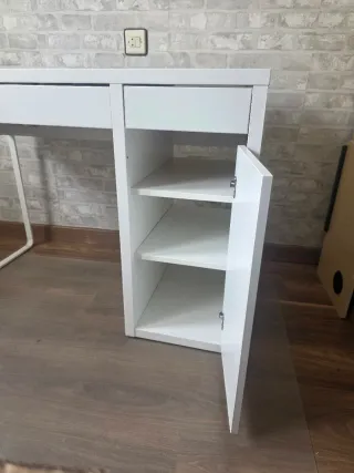 Escritorio blanco moderno