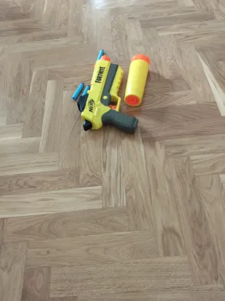 Pistola Nerf Fortnite con 3 balas