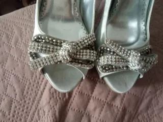 Zapatos de tacón plateados Lancer & Glitz talla 38