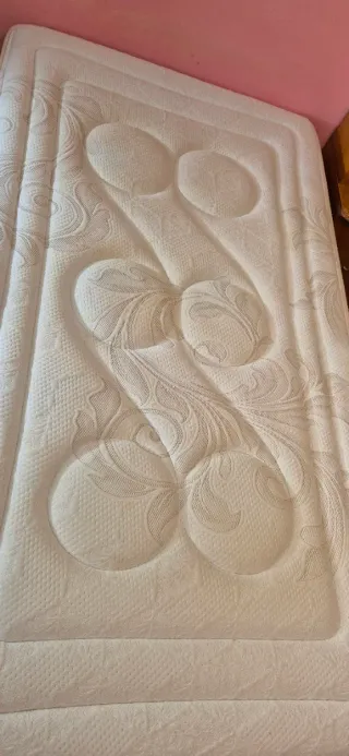 Colchón,canape y cabecero cama 105