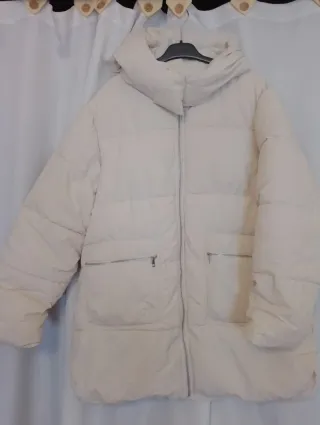 Abrigo acolchado Zara beige