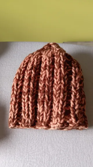 2 Gorros de punto y guantes