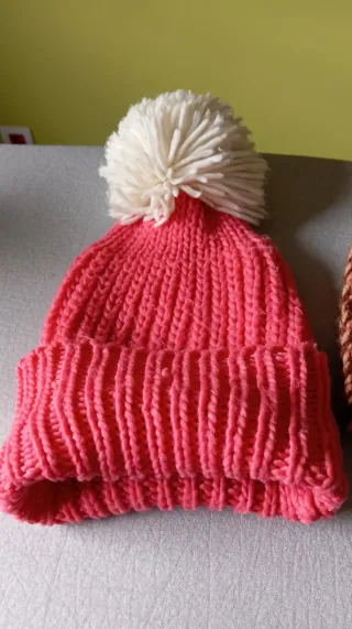 2 Gorros de punto y guantes