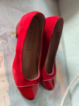 Zapatos de tacón rojos Pitillos