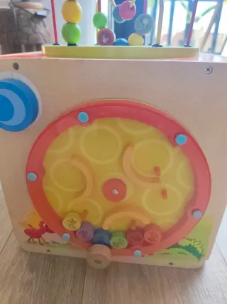 Cubo de actividades para bebés