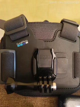 GoPro Hero 12 + Petto + Caricabatterie 4 Batterie + Telecomando