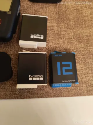 GoPro Hero 12 + Petto + Caricabatterie 4 Batterie + Telecomando