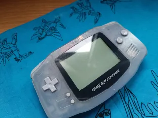 Game Boy Advance + Pokémon Zafiro + Rayman 3