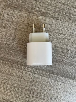 Cargador móvil blanco