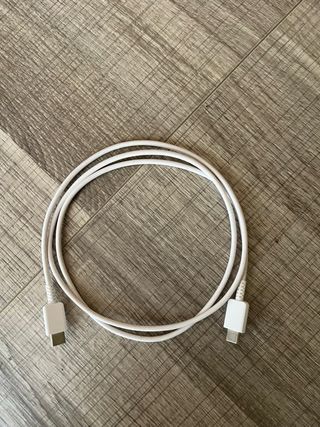 Cargador móvil blanco