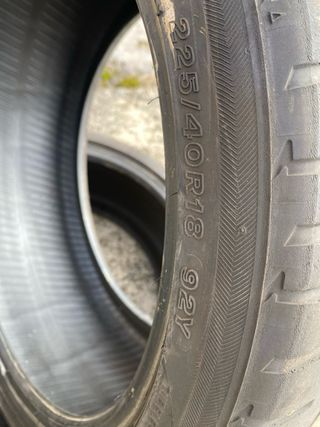 2 Neumáticos 225/40 R18 92Y