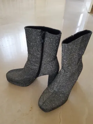 Botines plateados talla 38