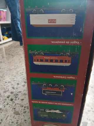 Tren Alicante Express antiguo como nuevo