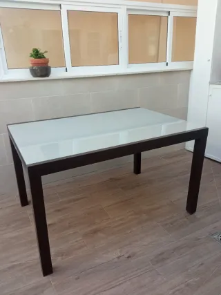 Tavolo da giardino allungabile in vetro e metallo