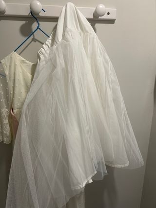 Vestido de Comunión Blanco con Detalles.