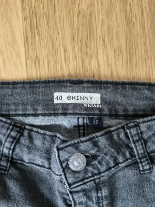 Jeans skinny grises