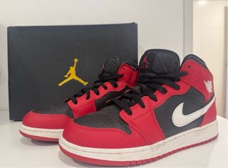 Zapatilla Air Jordan 1 Mid GS NIKE. Talla 39