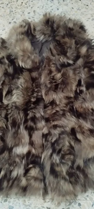 Chaquetón de piel marmoa natural. Talla 38/40.