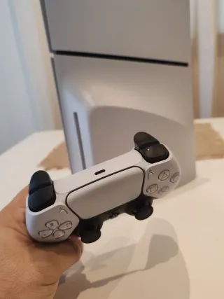 Consola PS5 con lector y mando