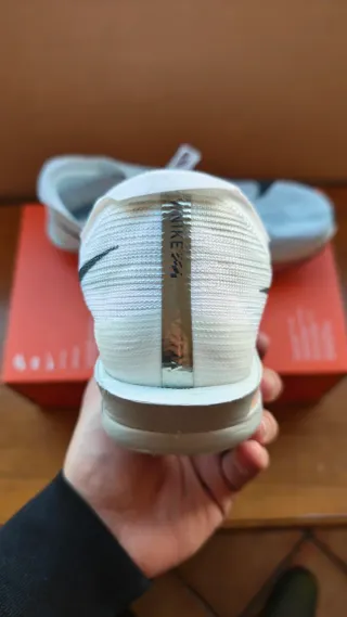 Nike ZoomX Streakfly 2 - Talla 42 - Nuevas