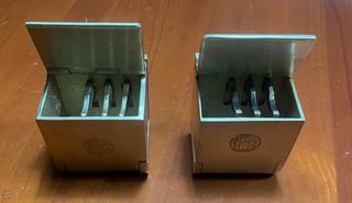 2 Ceniceros antiguos de tren