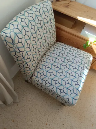 Butaca de tela con diseño geométrico