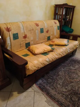 Divano letto matrimoniale in legno