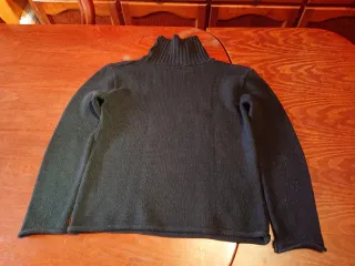 Jersey Lana Negro Cuello Alto Talla L