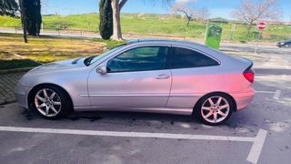 Mercedes-Benz 220 CDI 2004