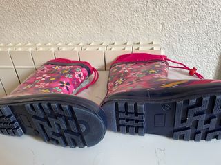 Zapatillas y botas de agua